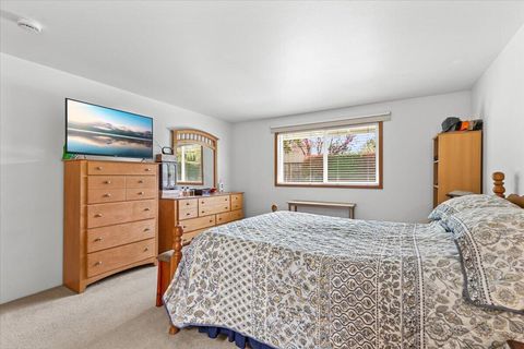 Tiny photo for 1518 Cypress Point Drive, Medford, OR 97504 (MLS # 220219336)