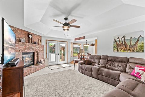 Tiny photo for 1518 Cypress Point Drive, Medford, OR 97504 (MLS # 220219336)