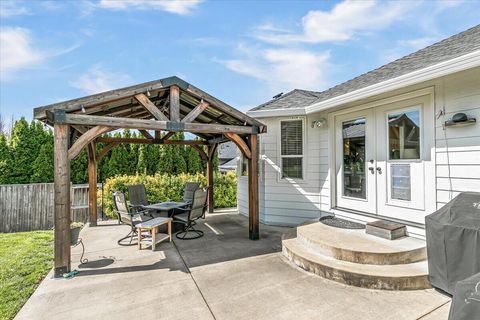 Tiny photo for 1518 Cypress Point Drive, Medford, OR 97504 (MLS # 220219336)