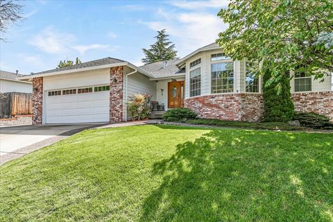 Tiny photo for 1518 Cypress Point Drive, Medford, OR 97504 (MLS # 220219336)