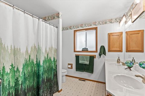 Tiny photo for 1518 Cypress Point Drive, Medford, OR 97504 (MLS # 220219336)