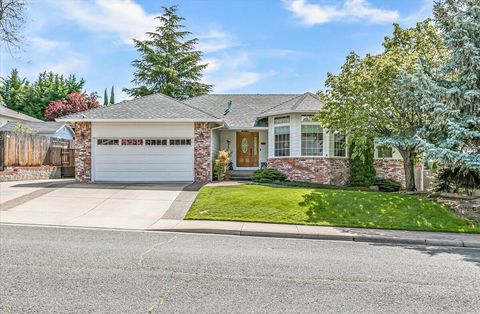 Tiny photo for 1518 Cypress Point Drive, Medford, OR 97504 (MLS # 220219336)