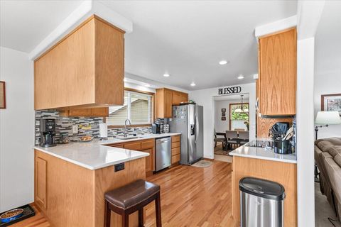 Tiny photo for 1518 Cypress Point Drive, Medford, OR 97504 (MLS # 220219336)