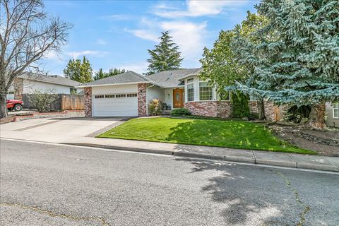 Tiny photo for 1518 Cypress Point Drive, Medford, OR 97504 (MLS # 220219336)