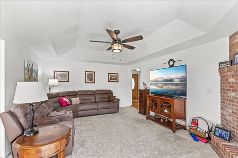 Tiny photo for 1518 Cypress Point Drive, Medford, OR 97504 (MLS # 220219336)