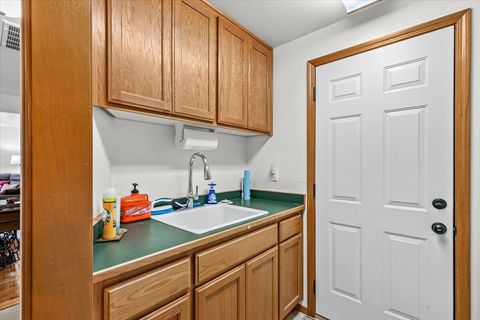 Tiny photo for 1518 Cypress Point Drive, Medford, OR 97504 (MLS # 220219336)