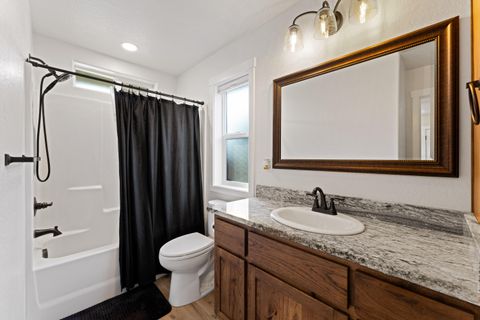 Tiny photo for 1876 SW Mistybrook Drive, Grants Pass, OR 97527 (MLS # 220213276)