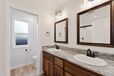 Tiny photo for 1876 SW Mistybrook Drive, Grants Pass, OR 97527 (MLS # 220213276)