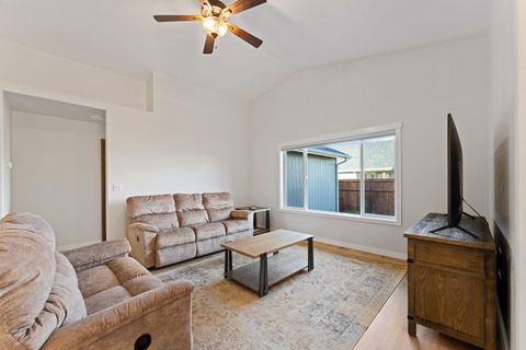 Tiny photo for 1876 SW Mistybrook Drive, Grants Pass, OR 97527 (MLS # 220213276)