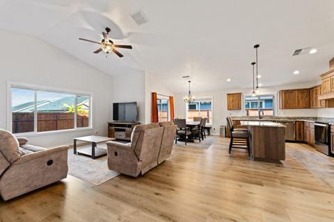 Tiny photo for 1876 SW Mistybrook Drive, Grants Pass, OR 97527 (MLS # 220213276)