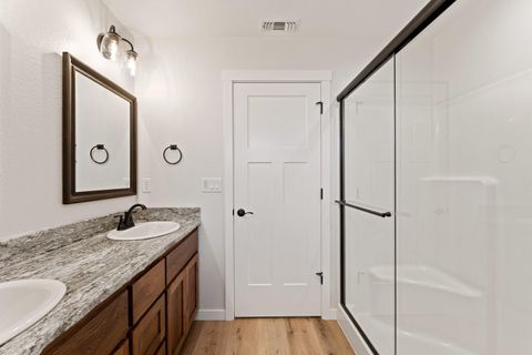 Tiny photo for 1876 SW Mistybrook Drive, Grants Pass, OR 97527 (MLS # 220213276)