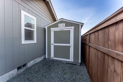 Tiny photo for 1876 SW Mistybrook Drive, Grants Pass, OR 97527 (MLS # 220213276)