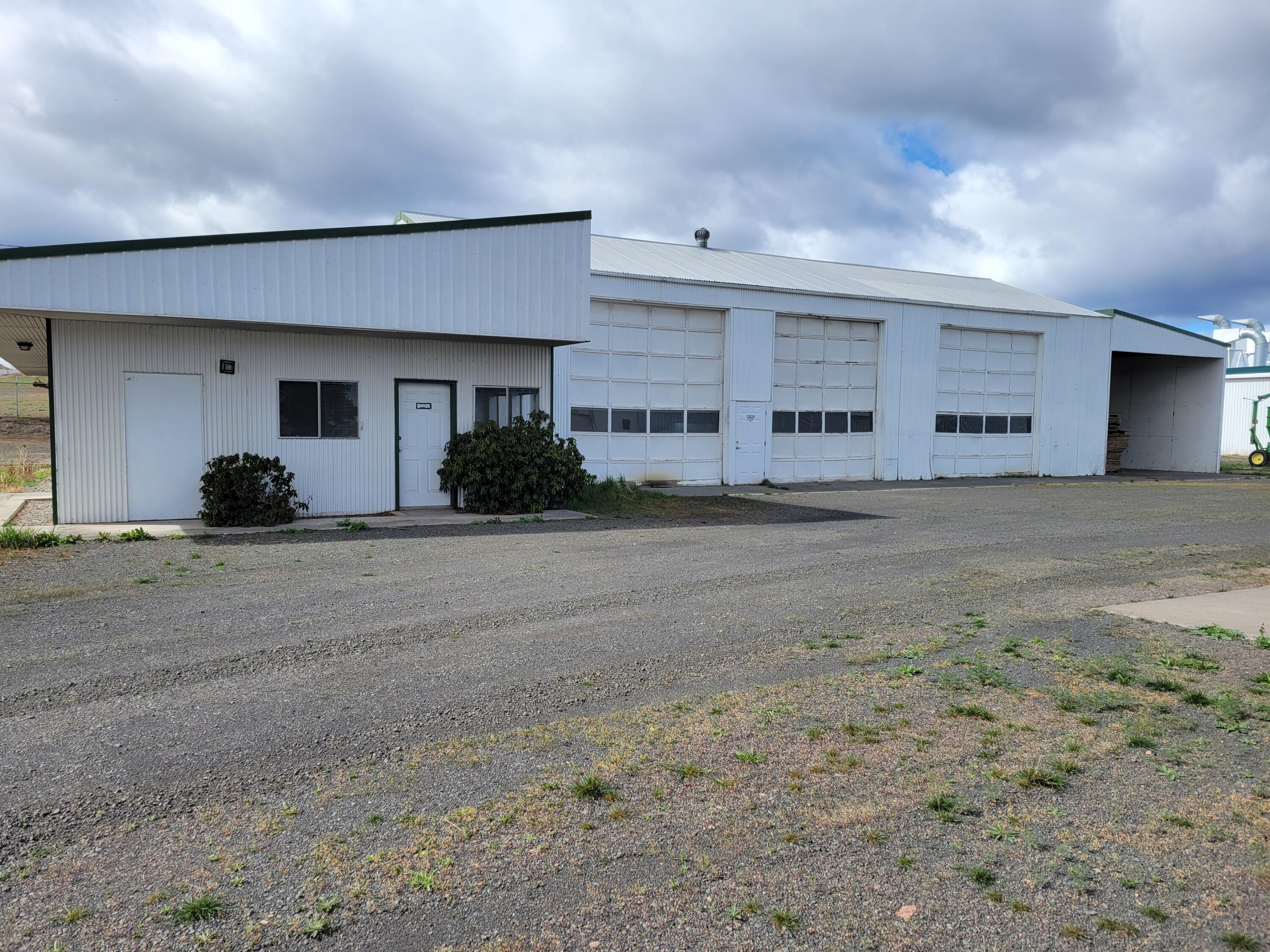 3390 SW Hwy 97