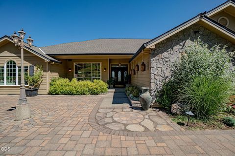 Tiny photo for 651 Holton Road, Talent, OR 97540 (MLS # 220224794)
