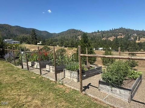 Tiny photo for 651 Holton Road, Talent, OR 97540 (MLS # 220224794)