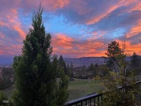 Tiny photo for 651 Holton Road, Talent, OR 97540 (MLS # 220224794)