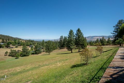 Tiny photo for 651 Holton Road, Talent, OR 97540 (MLS # 220224794)