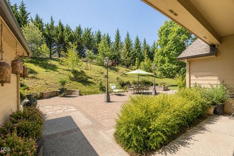 Tiny photo for 651 Holton Road, Talent, OR 97540 (MLS # 220224794)