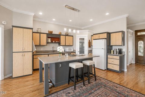 Tiny photo for 651 Holton Road, Talent, OR 97540 (MLS # 220224794)