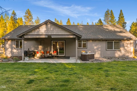 Tiny photo for 53088 Loop Drive, La Pine, OR 97739 (MLS # 220229661)