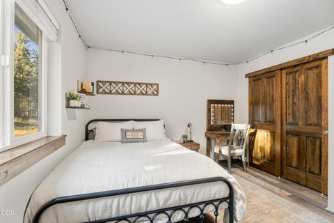 Tiny photo for 53088 Loop Drive, La Pine, OR 97739 (MLS # 220229661)