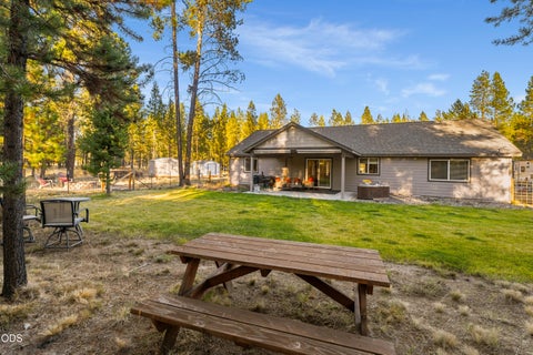 Tiny photo for 53088 Loop Drive, La Pine, OR 97739 (MLS # 220229661)