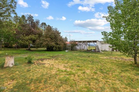 Tiny photo for 33228 Malheur Street, Sprague River, OR 97639 (MLS # 220222973)