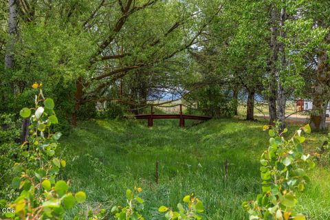 Tiny photo for 33228 Malheur Street, Sprague River, OR 97639 (MLS # 220222973)