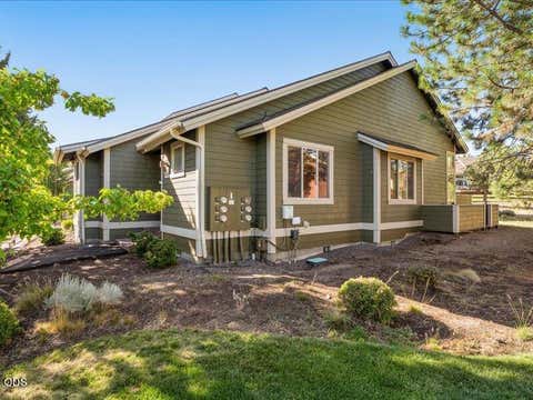 Tiny photo for 1395 Highland View Loop, Redmond, OR 97756 (MLS # 220224497)