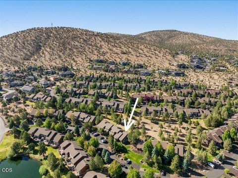 Tiny photo for 1395 Highland View Loop, Redmond, OR 97756 (MLS # 220224497)