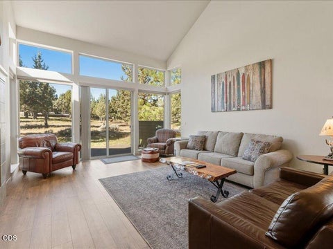 Tiny photo for 1395 Highland View Loop, Redmond, OR 97756 (MLS # 220224497)