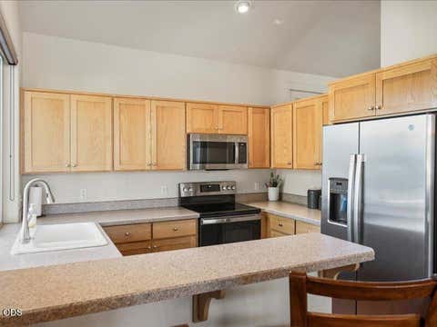 Tiny photo for 1395 Highland View Loop, Redmond, OR 97756 (MLS # 220224497)