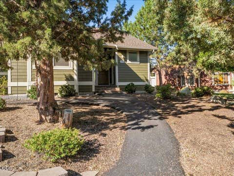 Tiny photo for 1395 Highland View Loop, Redmond, OR 97756 (MLS # 220224497)