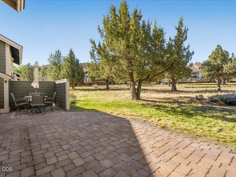 Tiny photo for 1395 Highland View Loop, Redmond, OR 97756 (MLS # 220224497)