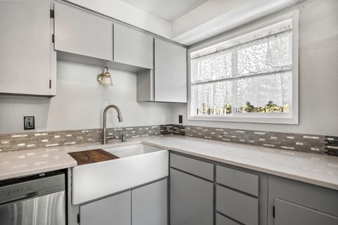 Tiny photo for 16532 Fawn Court, La Pine, OR 97739 (MLS # 220215767)