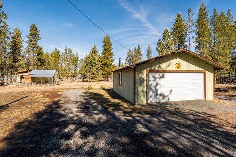 Tiny photo for 16532 Fawn Court, La Pine, OR 97739 (MLS # 220215767)