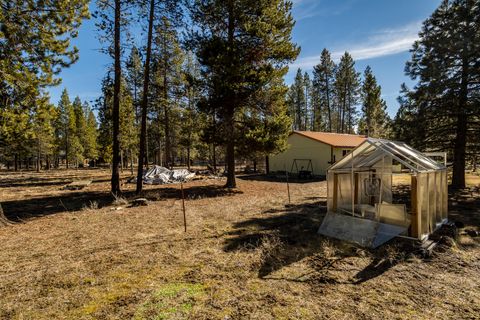 Tiny photo for 16532 Fawn Court, La Pine, OR 97739 (MLS # 220215767)
