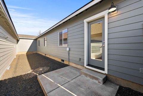 Tiny photo for 4083 SW Obsidian Place #151, Redmond, OR 97756 (MLS # 220213684)