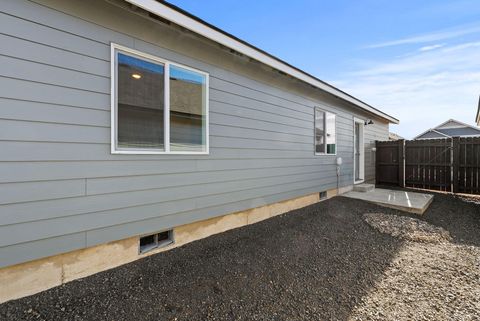 Tiny photo for 4083 SW Obsidian Place #151, Redmond, OR 97756 (MLS # 220213684)