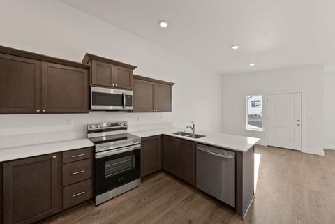 Tiny photo for 4083 SW Obsidian Place #151, Redmond, OR 97756 (MLS # 220213684)