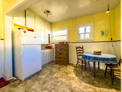 Tiny photo for 625 N 2nd Street, Klamath Falls, OR 97601 (MLS # 220211268)