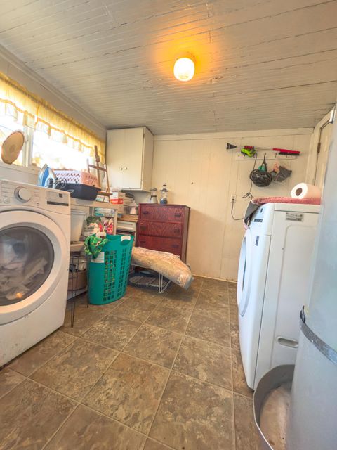Tiny photo for 625 N 2nd Street, Klamath Falls, OR 97601 (MLS # 220211268)