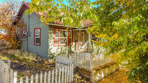 Tiny photo for 625 N 2nd Street, Klamath Falls, OR 97601 (MLS # 220211268)