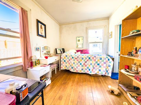 Tiny photo for 625 N 2nd Street, Klamath Falls, OR 97601 (MLS # 220211268)