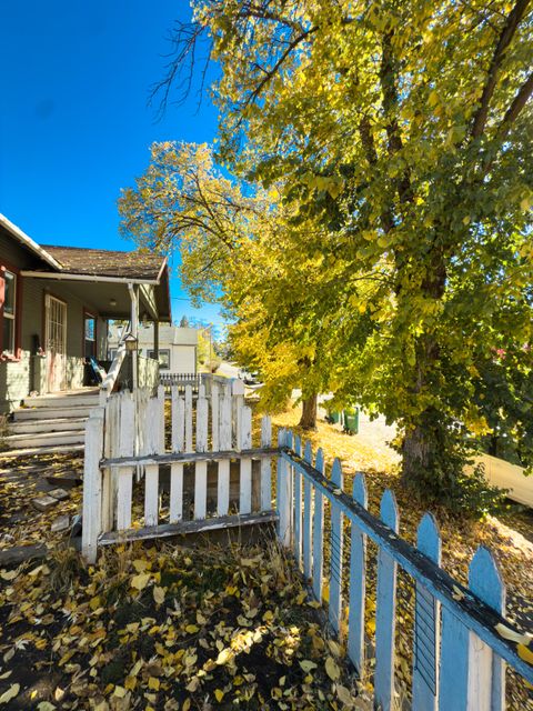 Tiny photo for 625 N 2nd Street, Klamath Falls, OR 97601 (MLS # 220211268)