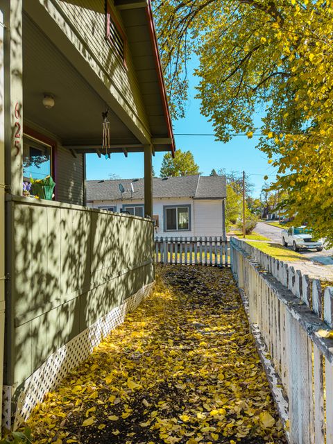 Tiny photo for 625 N 2nd Street, Klamath Falls, OR 97601 (MLS # 220211268)