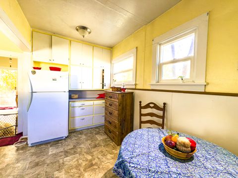 Tiny photo for 625 N 2nd Street, Klamath Falls, OR 97601 (MLS # 220211268)