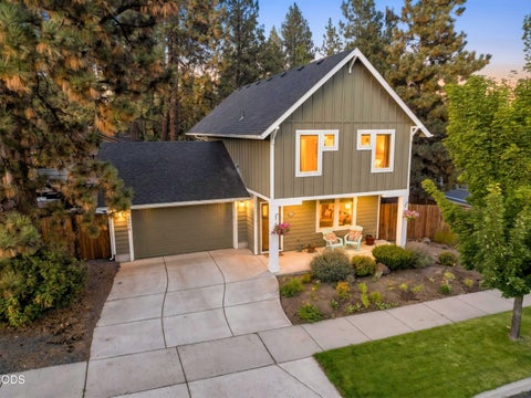 Photo of 20070 SE Shady Pines Place, Bend, OR 97702 (MLS # 220229178)