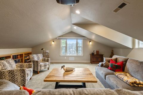 Tiny photo for 11209 Merganser Road, Klamath Falls, OR 97601 (MLS # 220213429)