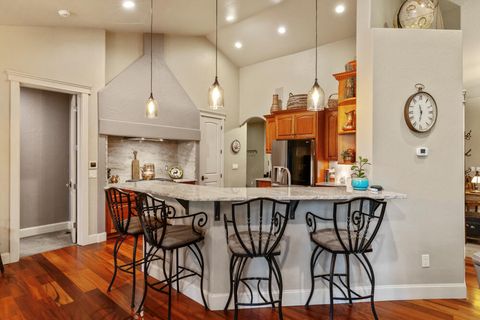 Tiny photo for 11209 Merganser Road, Klamath Falls, OR 97601 (MLS # 220213429)